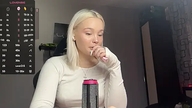 JoleneDorow online show from July 13, 1:39 am