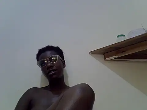 Africanpettite3y online show from July 28, 6:08 pm