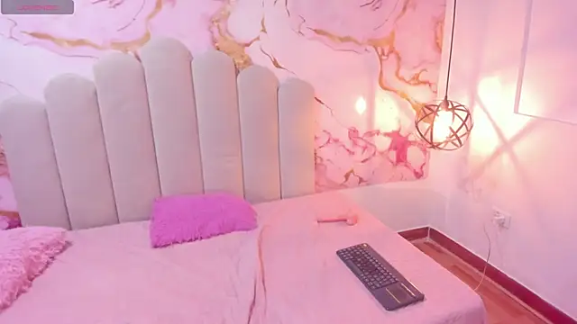 SweettDreamm online show from July 28, 7:39 pm