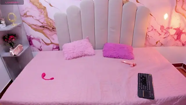 SweettDreamm online show from July 28, 4:05 pm