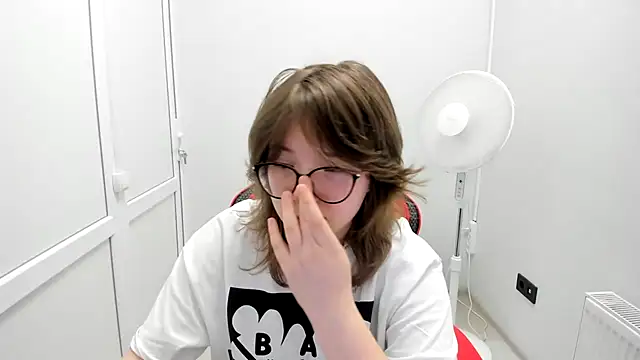HachiYume online show from July 30, 1:01 pm