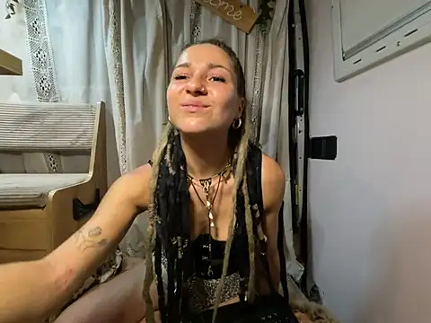 Mathilda-Bloom online show from July 16, 7:51 pm