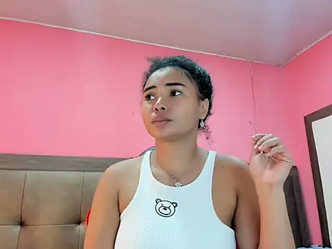 Naomi Moon  online show from July 14, 9:30 pm