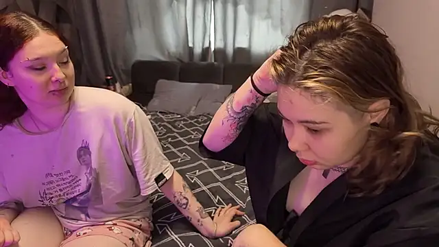 LunarCouple  online show from July 30, 11:44 am