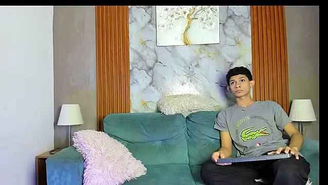 PRETTY LOVERS1 online show from July 24, 2:09 am