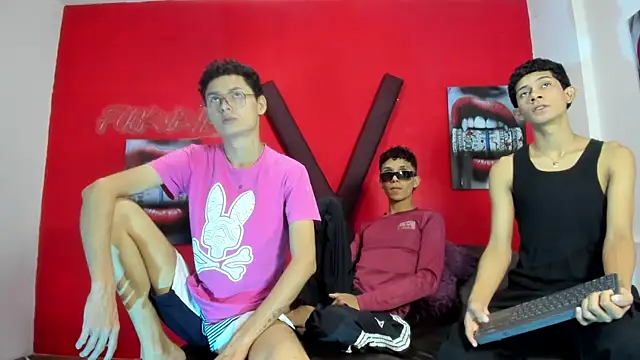 PRETTY LOVERS1 online show from July 9, 1:30 am