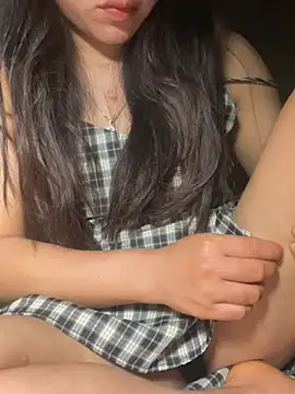 ly-laxxx online show from July 12, 1:45 pm
