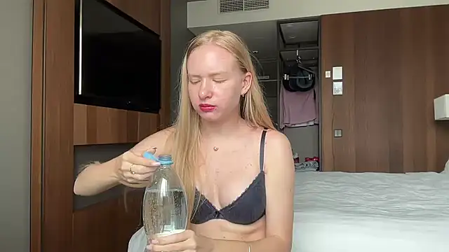 DarimBlondie online show from July 24, 10:13 am