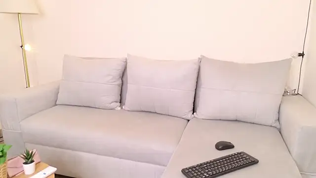 Rileywomms online show from July 27, 7:44 pm