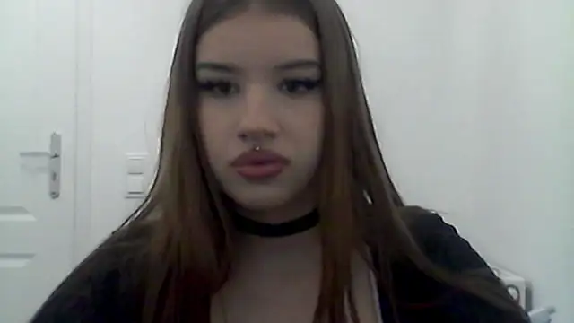 MollyHotTeen online show from July 10, 2:28 pm