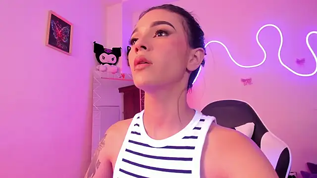 CarolineEvanss 11 online show from July 25, 2:18 am