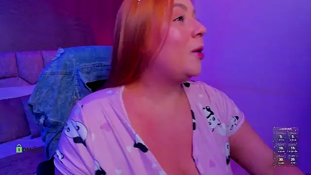 miaparker25 online show from July 31, 7:37 pm