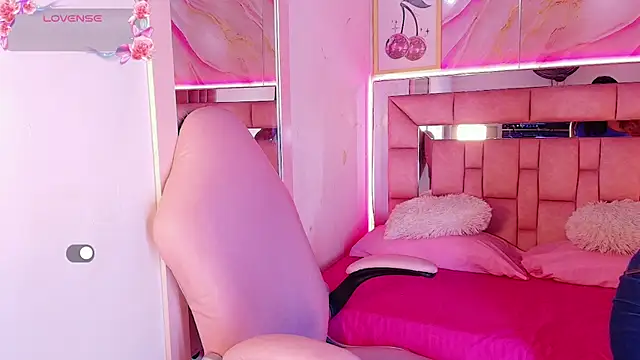 Marilyn Rouge  online show from July 23, 2:58 pm