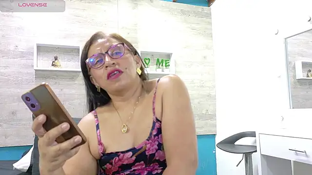 SoffieMature online show from July 28, 4:51 pm