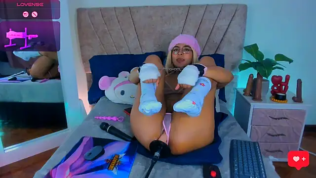 zowiie cute online show from July 23, 2:53 am