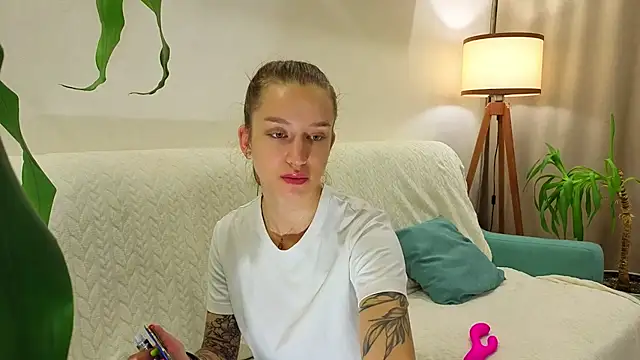 sara lory online show from July 22, 1:39 am