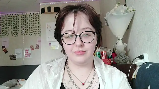 NessaLiberta online show from August 3, 10:54 am