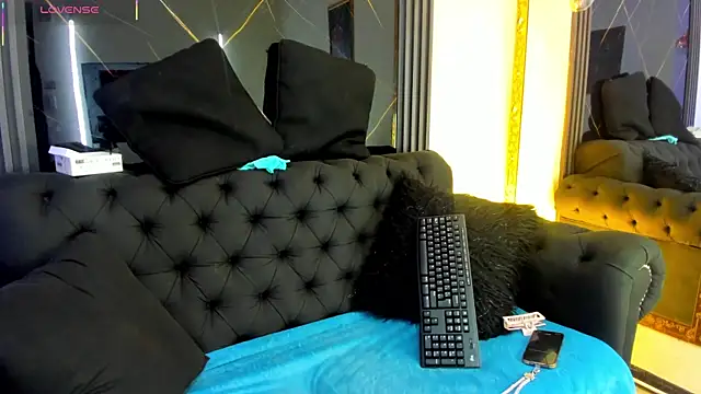 Nanda Mendoza online show from July 15, 1:27 pm
