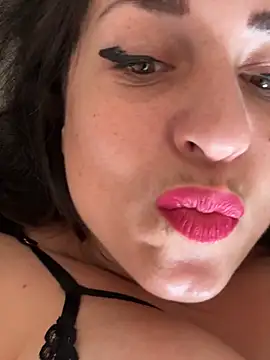 DreamCurves online show from July 22, 9:43 am