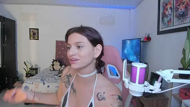sophie dolly  online show from July 17, 12:37 am