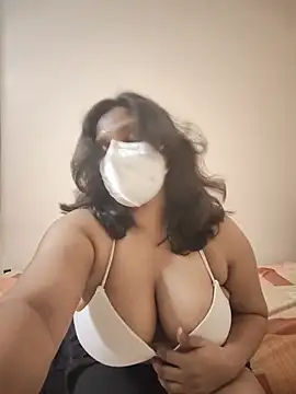 Tasty Bunnyy online show from July 26, 6:37 pm