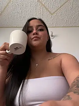 JulianaM online show from July 14, 12:32 pm