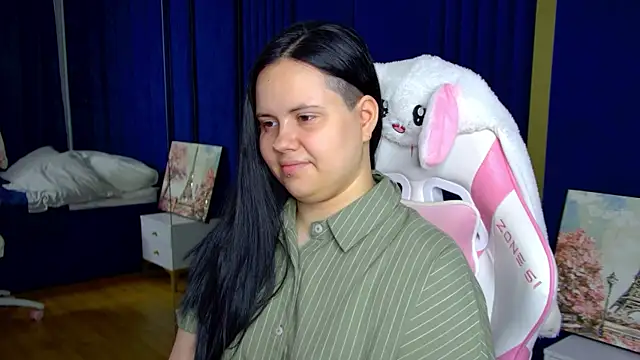 DaisyHarts online show from July 11, 5:18 am
