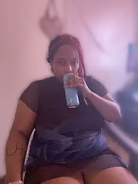 BRATTYSPOILEDDOMQUEEN online show from July 24, 9:33 pm