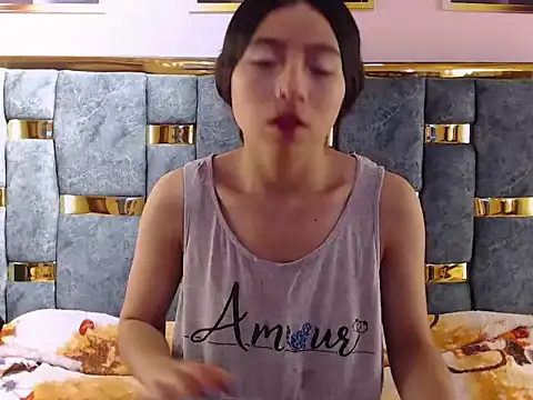 little cute31 online show from July 24, 6:06 pm