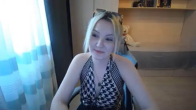 ElsyGven online show from July 10, 1:44 pm