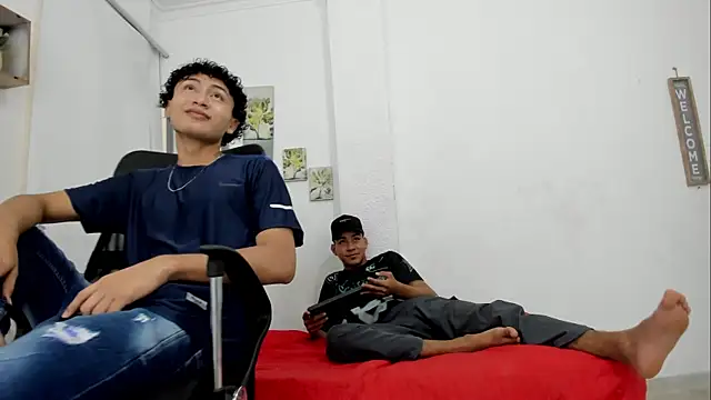 jeanspooll online show from July 14, 1:49 pm
