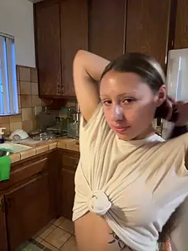 1800LuckieGirl online show from July 26, 3:03 am