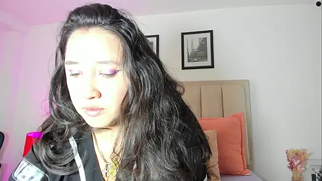 CatalinaSaanz  online show from July 21, 7:03 pm