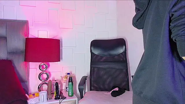 KeiryGinger  online show from July 24, 3:04 am