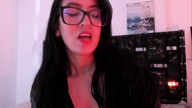 ZarayFeet  online show from July 17, 7:39 pm