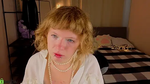 VioletDesiree online show from July 28, 1:03 am