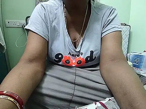 duskyyskinn online show from July 24, 7:11 pm