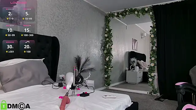 NatashaJade online show from July 28, 4:32 am