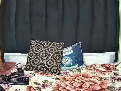 Flossy27 online show from July 17, 8:12 pm