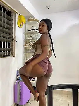 Emilybrowm01 online show from July 15, 12:04 am