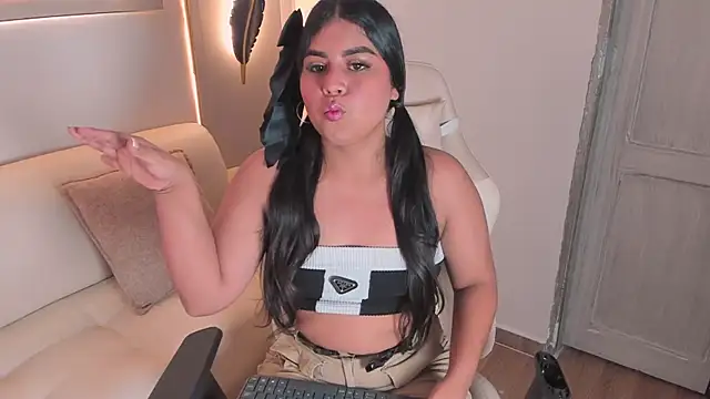 MadisonThompsons  online show from July 27, 12:24 pm