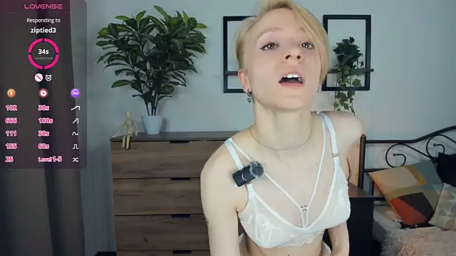 JanettePerro online show from July 24, 2:09 am