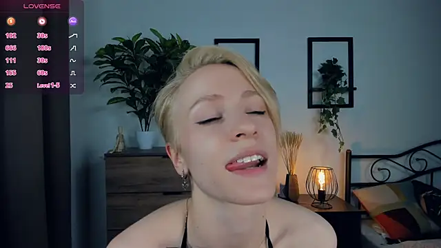 JanettePerro online show from July 27, 2:19 am