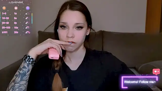kittenalissa online show from July 28, 7:39 pm