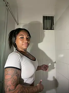 kkellysmith online show from July 30, 2:56 am