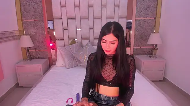 NahomiDeluxe online show from July 21, 1:34 pm