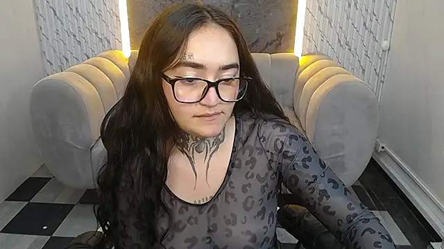 Vickky B online show from July 28, 8:01 pm