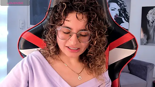 Emily fiori online show from July 29, 3:28 am