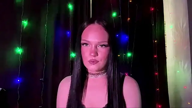 CarmeliaGentelia online show from July 15, 4:00 pm