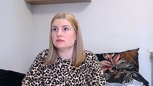 alisenties online show from April 5, 3:44 pm